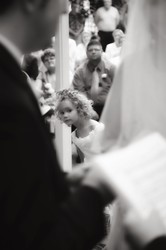 Find Out the Right Style of Wedding Photography on Your Wedding Ceremo