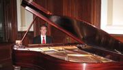 Manhattanpianist.com offers the best New York piano player for booking
